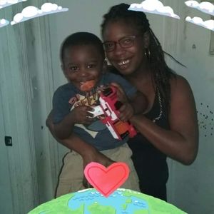 Meet your Posher, Olivia